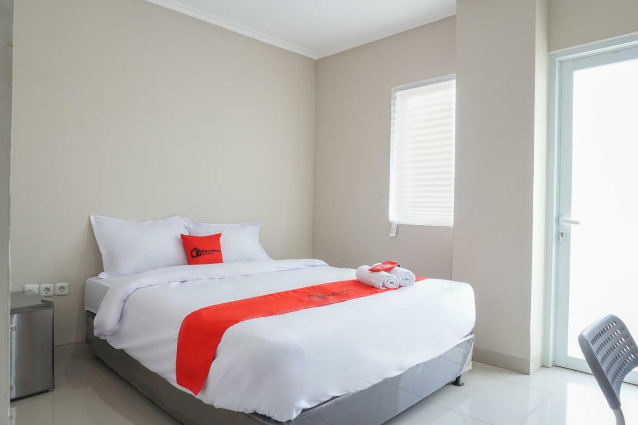 Residences By Reddoorz Near Mt Haryono - Minimum Stay 7 Days Jakarta Bagian luar foto