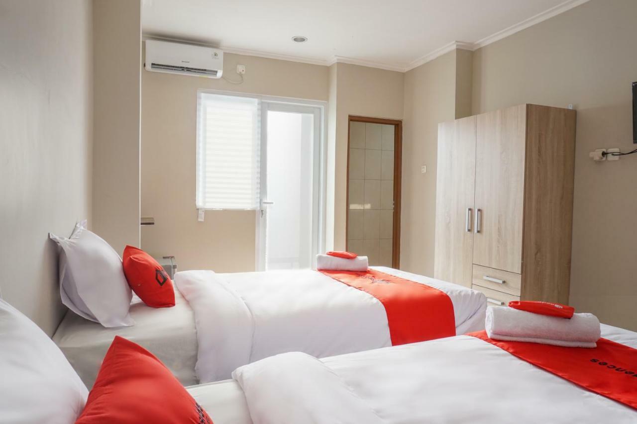 Residences By Reddoorz Near Mt Haryono - Minimum Stay 7 Days Jakarta Bagian luar foto