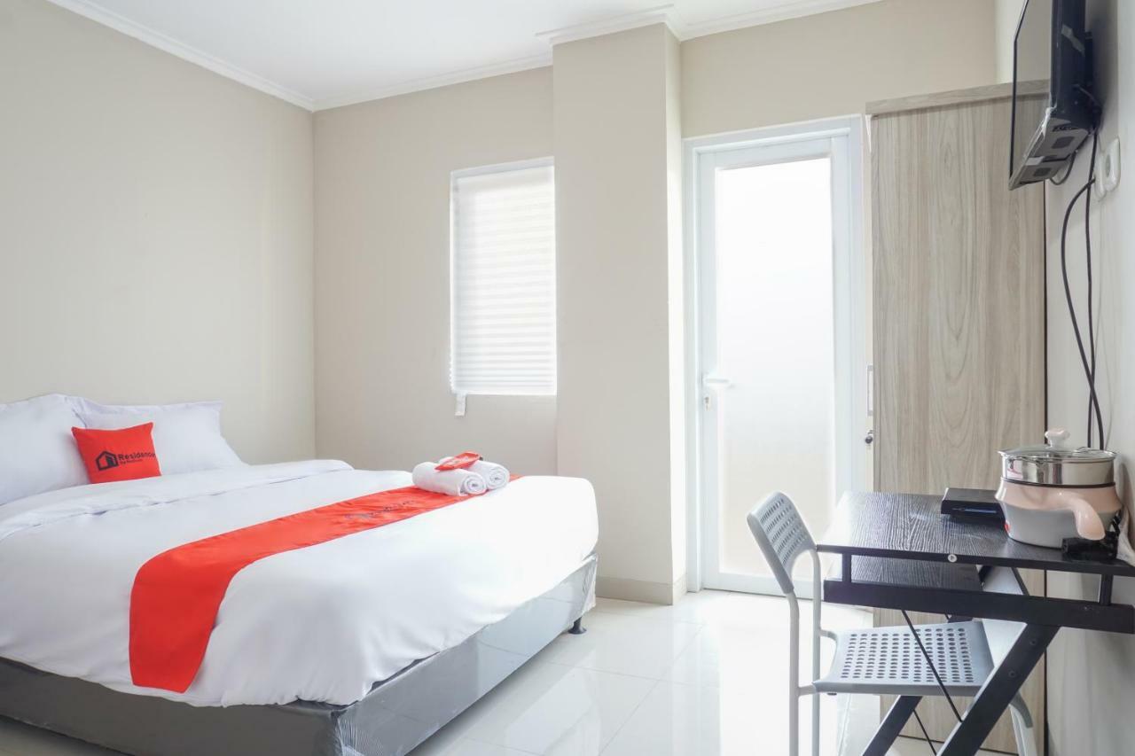 Residences By Reddoorz Near Mt Haryono - Minimum Stay 7 Days Jakarta Bagian luar foto