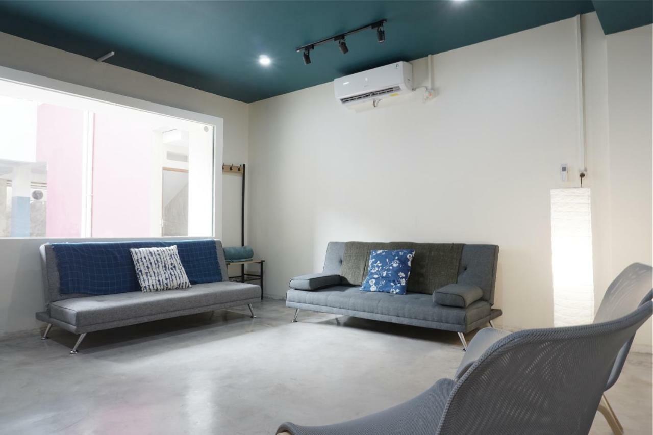 Residences By Reddoorz Near Mt Haryono - Minimum Stay 7 Days Jakarta Bagian luar foto