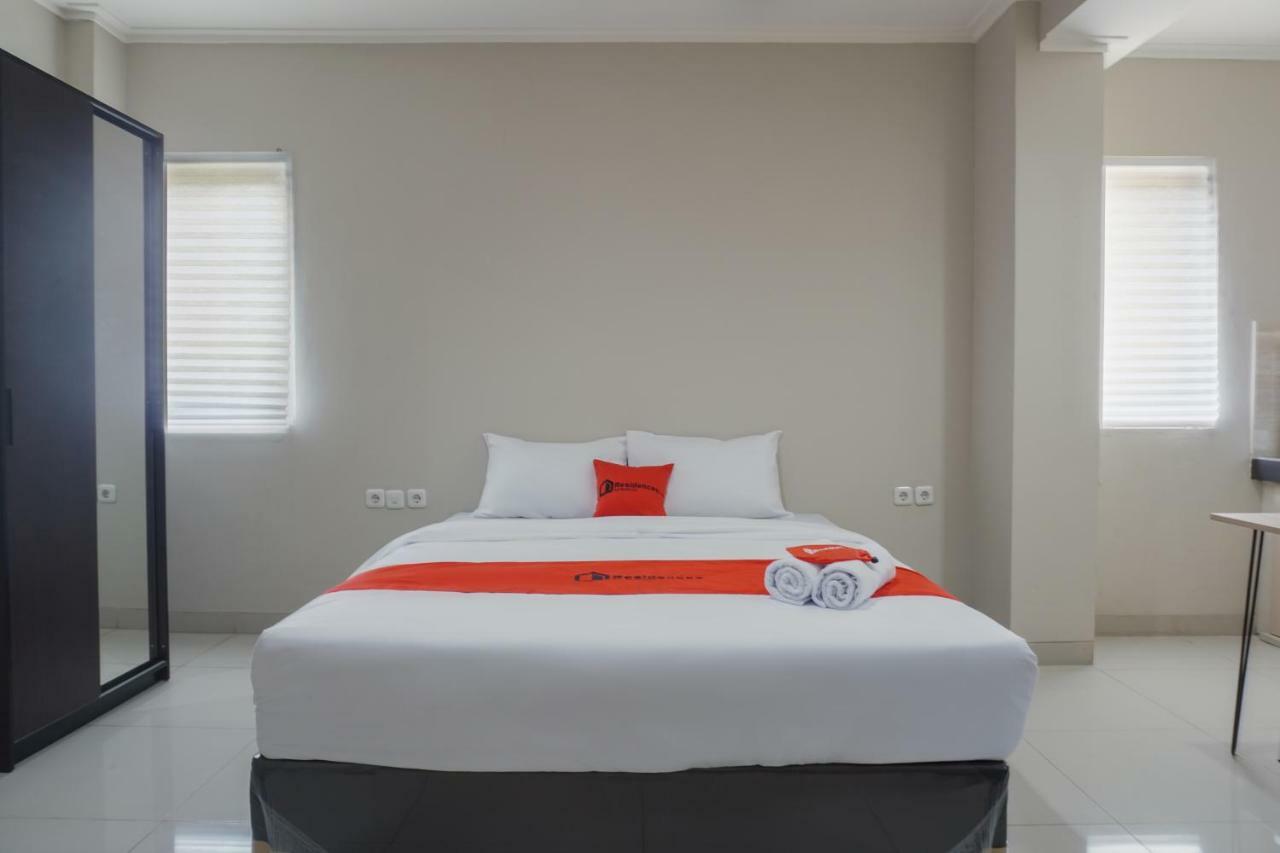 Residences By Reddoorz Near Mt Haryono - Minimum Stay 7 Days Jakarta Bagian luar foto